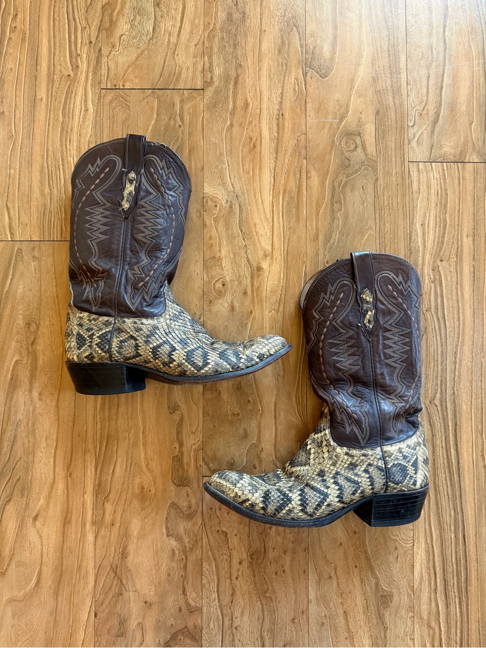 Vintage 2000s Lucchese 2000 T3006J4 snakeskin boots